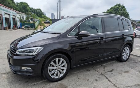 Volkswagen Touran III, 2016 год, 1 600 000 рублей, 3 фотография