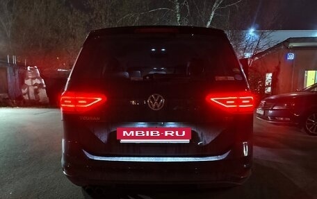 Volkswagen Touran III, 2016 год, 1 600 000 рублей, 10 фотография