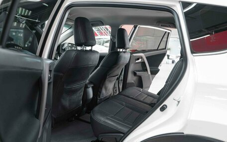 Toyota RAV4, 2017 год, 1 990 000 рублей, 8 фотография