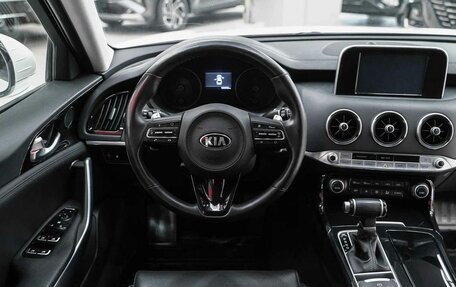 KIA Stinger I, 2018 год, 2 250 000 рублей, 8 фотография