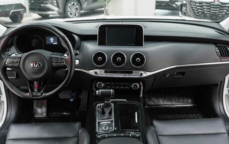 KIA Stinger I, 2018 год, 2 250 000 рублей, 6 фотография