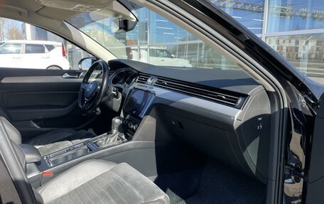 Volkswagen Passat B8 рестайлинг, 2017 год, 1 880 000 рублей, 8 фотография