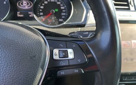 Volkswagen Passat B8 рестайлинг, 2017 год, 1 880 000 рублей, 20 фотография