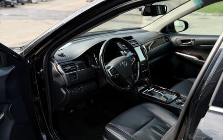 Toyota Camry, 2018 год, 2 300 000 рублей, 8 фотография