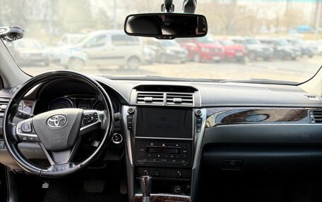 Toyota Camry, 2018 год, 2 300 000 рублей, 10 фотография