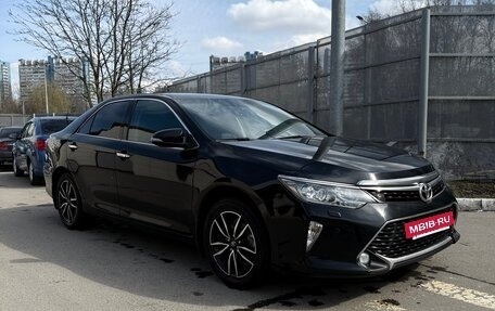 Toyota Camry, 2018 год, 2 300 000 рублей, 3 фотография