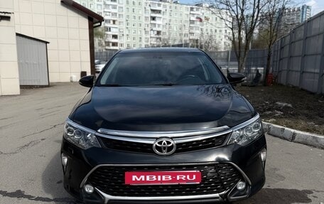 Toyota Camry, 2018 год, 2 300 000 рублей, 7 фотография