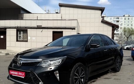 Toyota Camry, 2018 год, 2 300 000 рублей, 4 фотография