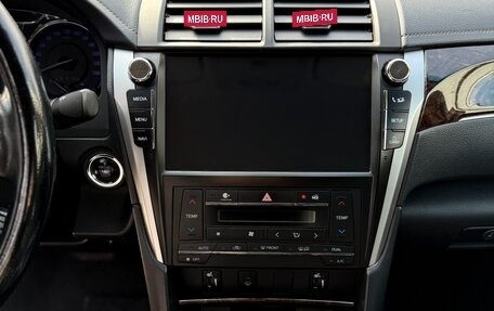 Toyota Camry, 2018 год, 2 300 000 рублей, 11 фотография