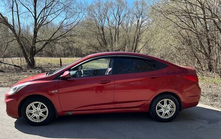 Hyundai Solaris II рестайлинг, 2011 год, 700 000 рублей, 1 фотография