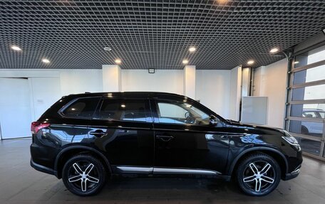 Mitsubishi Outlander III рестайлинг 3, 2019 год, 2 650 000 рублей, 2 фотография
