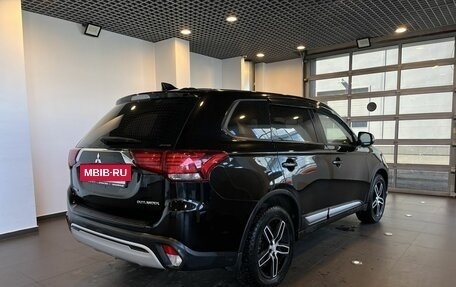 Mitsubishi Outlander III рестайлинг 3, 2019 год, 2 650 000 рублей, 3 фотография