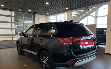Mitsubishi Outlander III рестайлинг 3, 2019 год, 2 650 000 рублей, 5 фотография