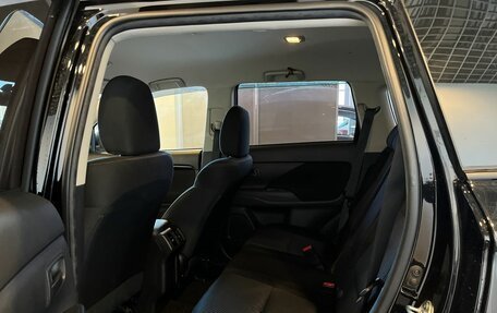 Mitsubishi Outlander III рестайлинг 3, 2019 год, 2 650 000 рублей, 19 фотография