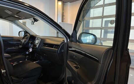 Mitsubishi Outlander III рестайлинг 3, 2019 год, 2 650 000 рублей, 22 фотография