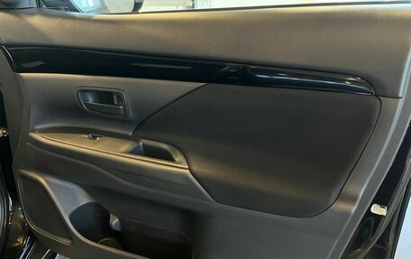 Mitsubishi Outlander III рестайлинг 3, 2019 год, 2 650 000 рублей, 23 фотография