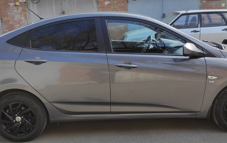 Hyundai Solaris II рестайлинг, 2015 год, 1 150 000 рублей, 4 фотография