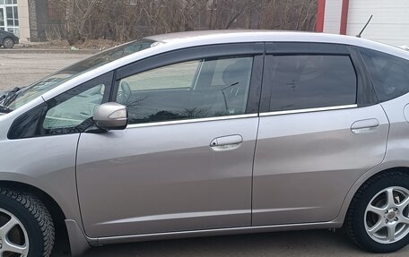 Honda Fit III, 2010 год, 800 000 рублей, 2 фотография