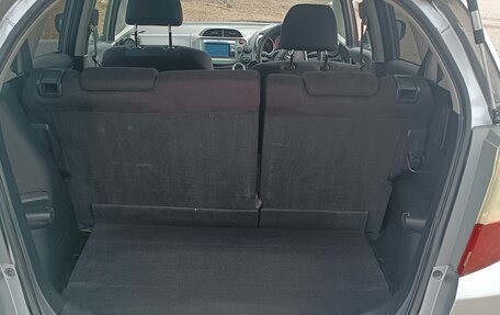 Honda Fit III, 2010 год, 800 000 рублей, 6 фотография