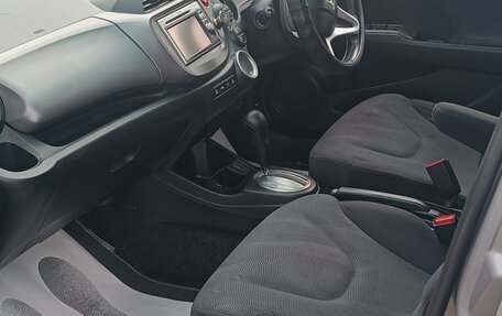 Honda Fit III, 2010 год, 800 000 рублей, 8 фотография