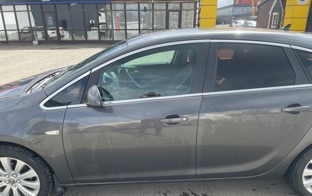 Opel Astra J, 2011 год, 910 000 рублей, 3 фотография