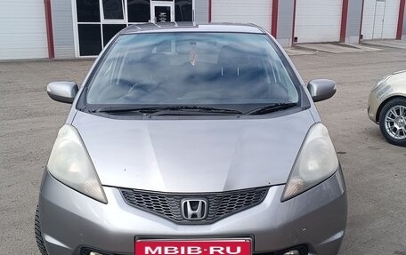 Honda Fit III, 2010 год, 800 000 рублей, 3 фотография