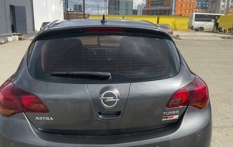 Opel Astra J, 2011 год, 910 000 рублей, 2 фотография