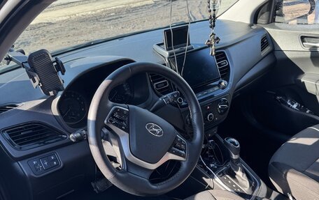 Hyundai Solaris II рестайлинг, 2021 год, 1 400 000 рублей, 4 фотография