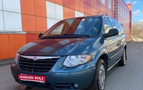 Chrysler Town & Country IV, 2006 год, 650 000 рублей, 11 фотография