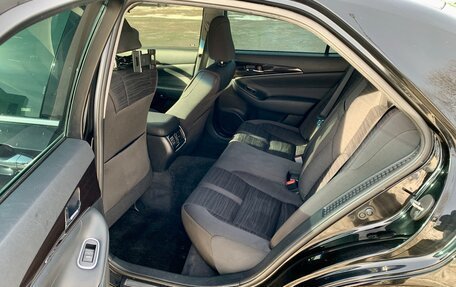 Toyota Crown, 2015 год, 2 390 000 рублей, 17 фотография