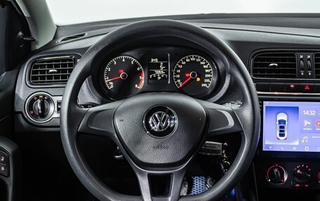 Volkswagen Polo VI (EU Market), 2018 год, 1 300 000 рублей, 18 фотография
