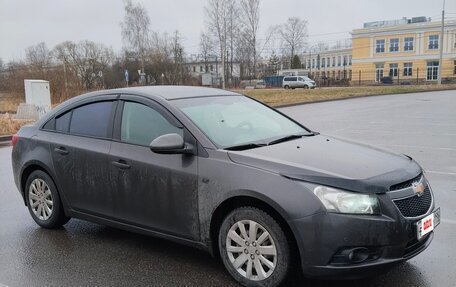 Chevrolet Cruze II, 2011 год, 650 000 рублей, 3 фотография
