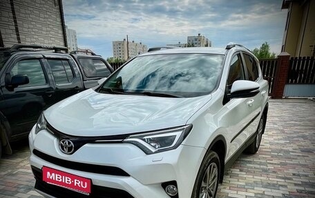 Toyota RAV4, 2016 год, 2 950 000 рублей, 21 фотография
