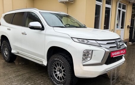 Mitsubishi Montero Sport, 2022 год, 4 600 000 рублей, 3 фотография