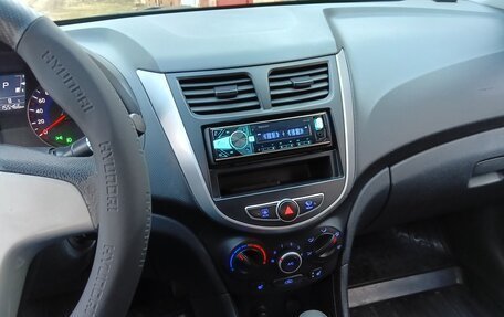 Hyundai Solaris II рестайлинг, 2012 год, 710 000 рублей, 18 фотография