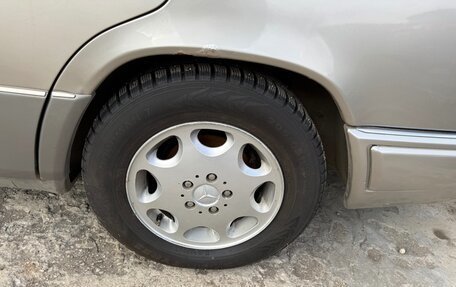 Mercedes-Benz E-Класс, 1994 год, 600 000 рублей, 13 фотография