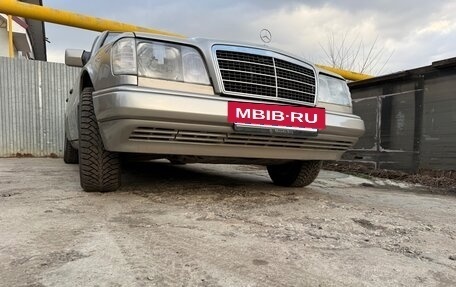 Mercedes-Benz E-Класс, 1994 год, 600 000 рублей, 7 фотография