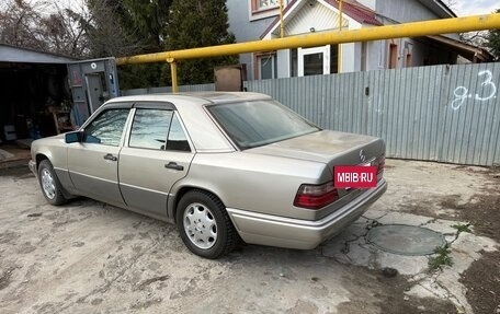 Mercedes-Benz E-Класс, 1994 год, 600 000 рублей, 14 фотография