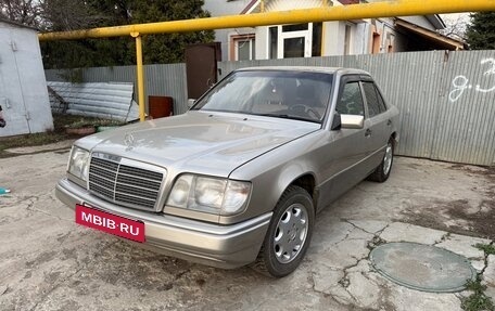 Mercedes-Benz E-Класс, 1994 год, 600 000 рублей, 8 фотография