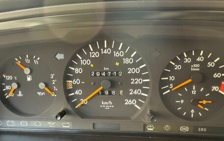 Mercedes-Benz E-Класс, 1994 год, 600 000 рублей, 31 фотография