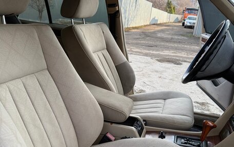 Mercedes-Benz E-Класс, 1994 год, 600 000 рублей, 33 фотография