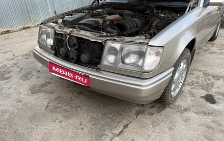 Mercedes-Benz E-Класс, 1994 год, 600 000 рублей, 22 фотография