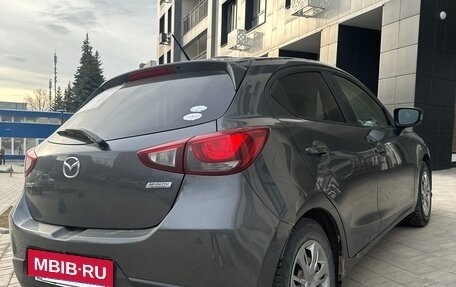Mazda Demio IV, 2016 год, 950 000 рублей, 2 фотография