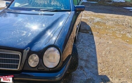 Mercedes-Benz E-Класс, 1998 год, 210 000 рублей, 6 фотография