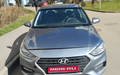 Hyundai Solaris II рестайлинг, 2018 год, 800 000 рублей, 1 фотография