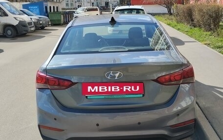 Hyundai Solaris II рестайлинг, 2018 год, 800 000 рублей, 4 фотография