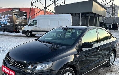 Volkswagen Polo VI (EU Market), 2011 год, 900 000 рублей, 2 фотография