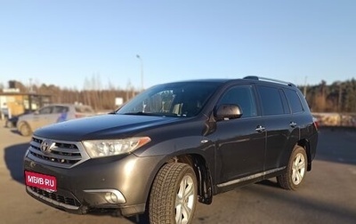 Toyota Highlander III, 2013 год, 1 950 000 рублей, 1 фотография