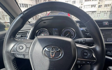 Toyota Camry, 2020 год, 2 350 000 рублей, 12 фотография