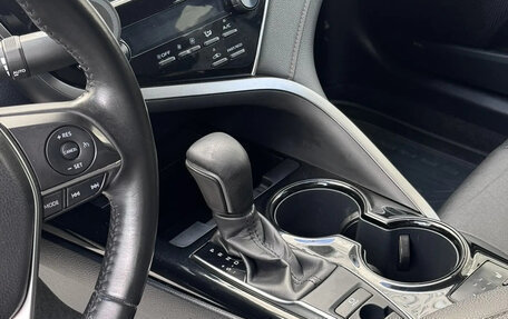 Toyota Camry, 2020 год, 2 350 000 рублей, 16 фотография